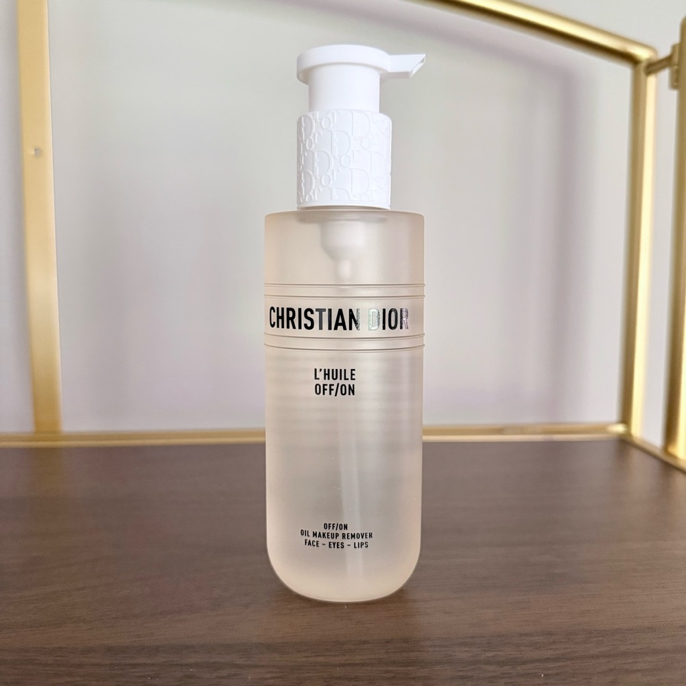 Dior L’Huile OFF/ON Cleansing Oil - Picture 2 of 5